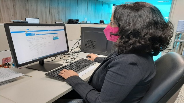 Servidora-Idep-03.08.2021-Foto-Elis-Ramos-870x653