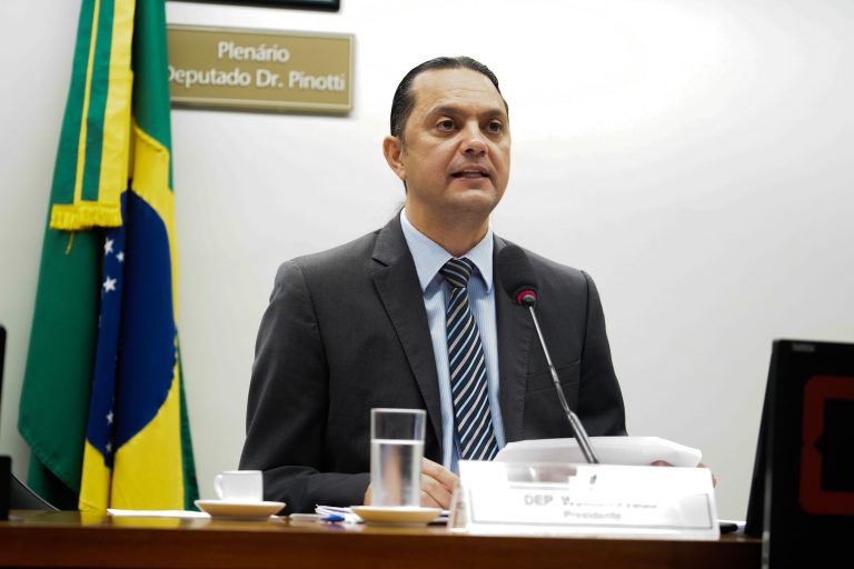 Audiência Pública - A falta de medicamentos para tratar pacientes com Leucemia . Dep. Weliton Prado PROS - MG