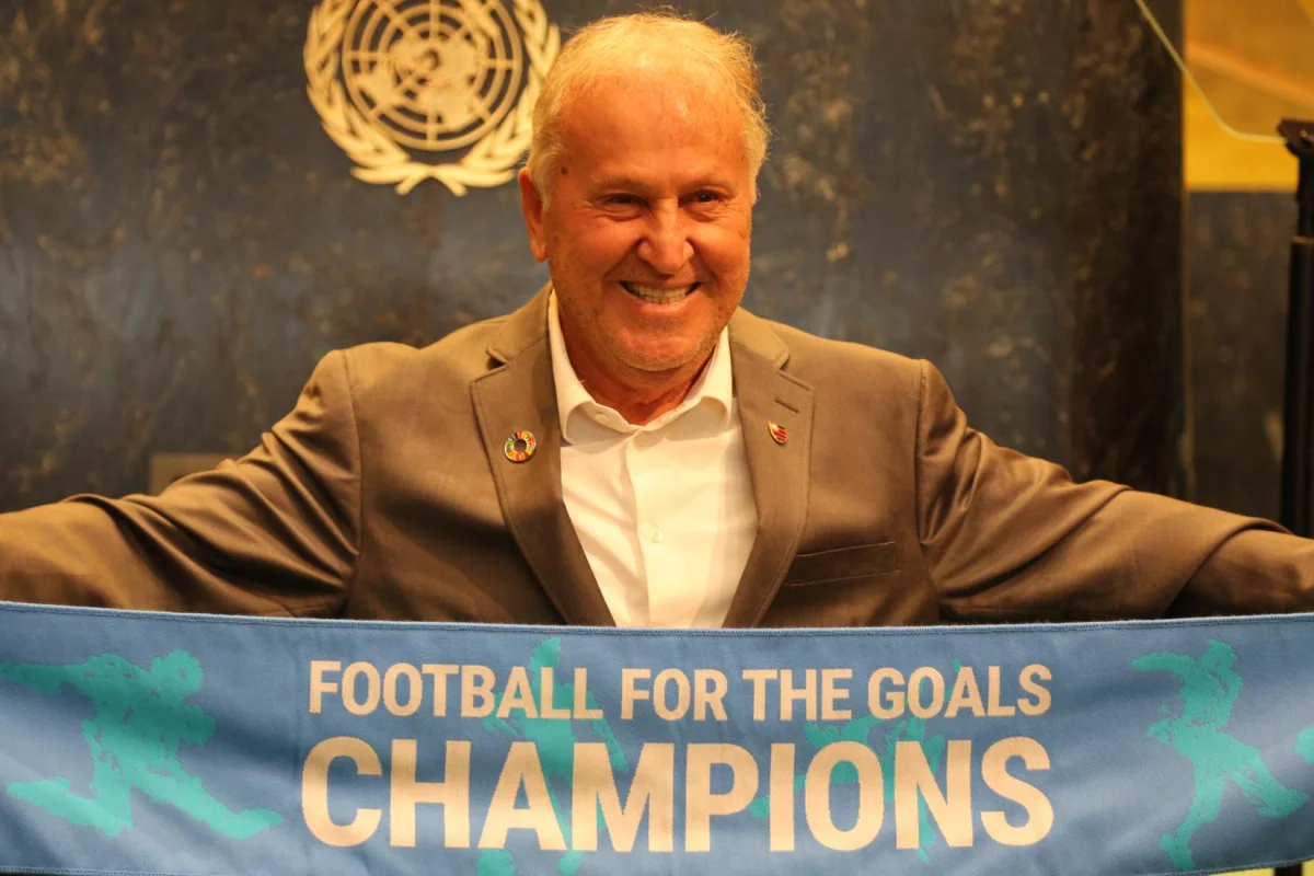 No salão da Assembleia Geral, o embaixador do Flamengo Zico, oficializou a adesão do Flamengo ao Futebol pelos ODS e foi nomeado o primeiro Campeão Brasileiro do Futebol pelos Objetivos de Desenvolvimento Sustentável (ODS). 